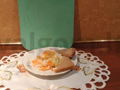 Daržovių salotas su daikonu pagrindine nuotrauka