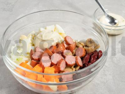 Salotas su medžiotojų dešrelėmis Žingsnis 5