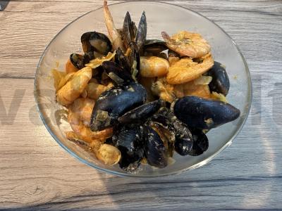 Midijos su krevetėmis Tom Yum padaže pagrindine nuotrauka