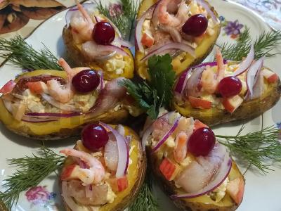 Porcijų salotas pusėse bulvių pagrindine nuotrauka