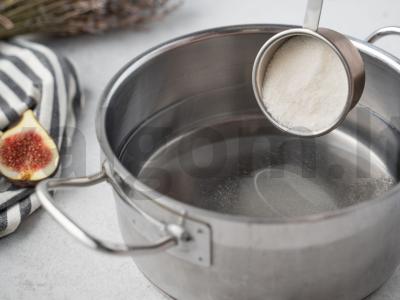 Figų kompotas su levandomis Žingsnis 1