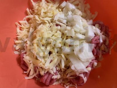 Mėgstamos sūrio kotletės iš jautienos faršo Žingsnis 2