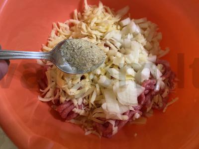 Mėgstamos sūrio kotletės iš jautienos faršo Žingsnis 3