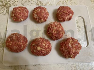 Mėgstamos sūrio kotletės iš jautienos faršo Žingsnis 5