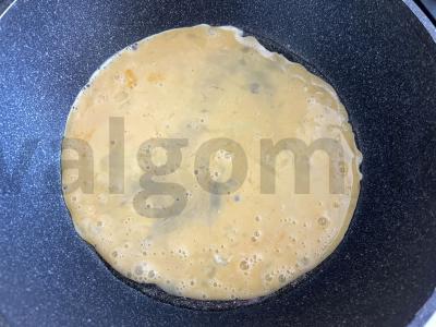 Kvietinė tortilija su kiaušiniu ir sūriu Žingsnis 1