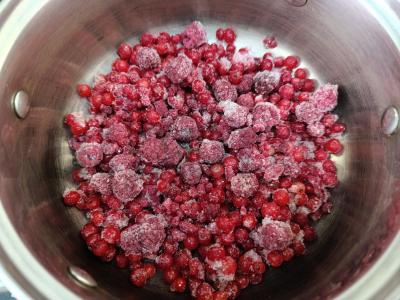 Raudonųjų serbentų ir aviečių kisielius Žingsnis 1