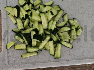 Ryškus ir skanus daržovių salotas su naminiu padažu Žingsnis 5