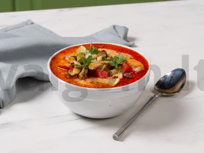 Sultingas Tom Yum su jūros gėrybėmis ir grybais pagrindine nuotrauka