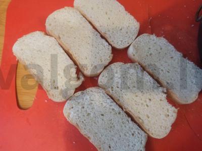 Greita pica ant baltos duonos su pomidorais ir dešra Žingsnis 1