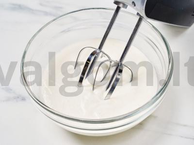 Braškinių tortas su kremu ant keptuvės Žingsnis 5