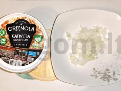 Salotas su cukinija, raugintomis kopūstais ir midijomis Žingsnis 2