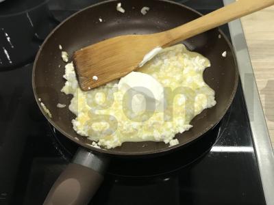 Makaronai su varške, sūriu ir žolelėmis Žingsnis 5