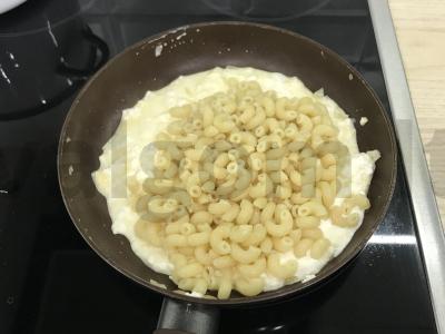 Makaronai su varške, sūriu ir žolelėmis Žingsnis 6