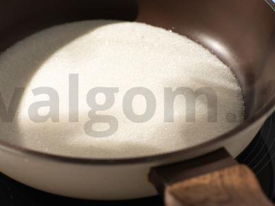 Vyno-bruknių tiramisu Žingsnis 1