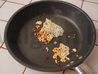 Kinietiški baklažanai česnako padaže Žingsnis 5