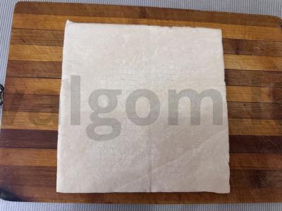 Sluoksniuota tešla su šokoladu ir migdolų drožlėmis Žingsnis 1