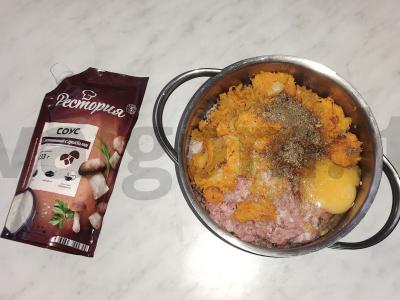 Kiaulienos ir grikių kotletai su morkomis Žingsnis 5