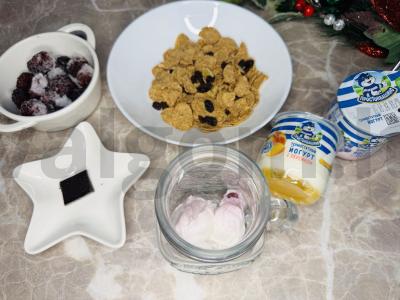 Desertas su dribsniais, uogomis ir jogurtu Žingsnis 1