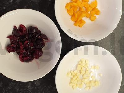 Vyšnių salotas „Rubino karoliai“ Žingsnis 1