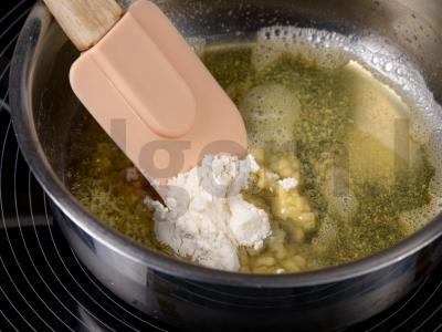 Vištienos ir žiedinio kopūsto apkepas Žingsnis 2