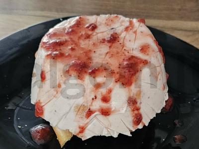 Mousso desertas su savojardais pagrindine nuotrauka