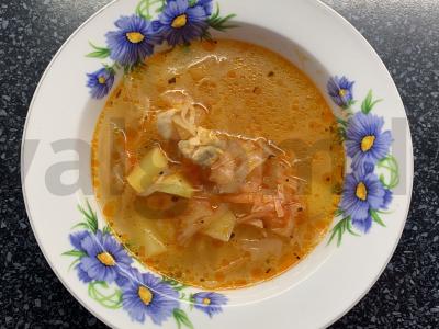 Šči su raugintomis kopūstais ir vištiena Žingsnis 8