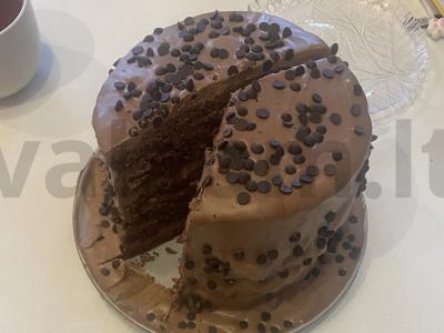 Šokoladinis tortas su vyšniomis pagrindine nuotrauka