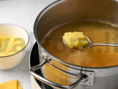 Grietinėlės sriuba su vištiena ir daržovėmis Žingsnis 2