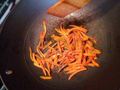 Rudųjų ryžių plovas su jautiena Žingsnis 3