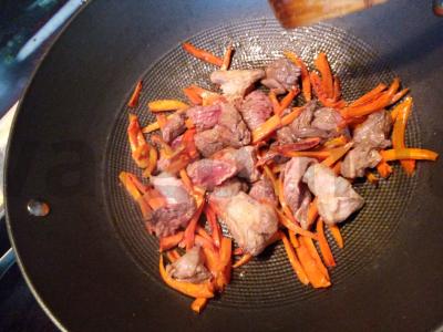 Rudųjų ryžių plovas su jautiena Žingsnis 4