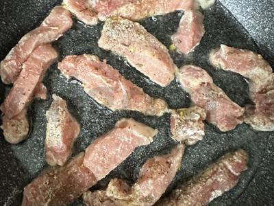 Kiaulienos šnicelis keptuvėje Žingsnis 3