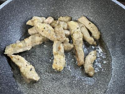 Kiaulienos šnicelis keptuvėje Žingsnis 4