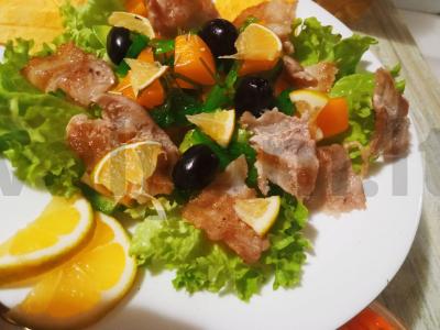 Salotos su persimonu, bekonu, avokadu, čiučiuku, laimu ir rozmarinu Žingsnis 4