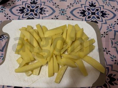 Sultingas keptas bulves su šonine pietums Žingsnis 1