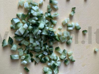 Daržovių ir žolelių salotas Žingsnis 2