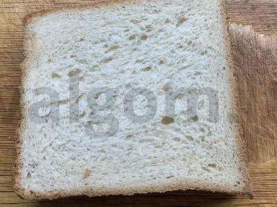 Varškės sumuštiniai su razinomis ir raudonosiomis serbentėmis Žingsnis 4