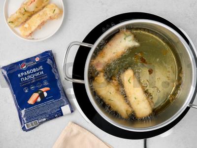 Žuvies ir bulvių patiekalas su krabų lazdelėmis Žingsnis 5