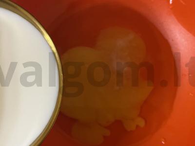 Sriuba su svogūnų ritiniais ir česnaku Žingsnis 2