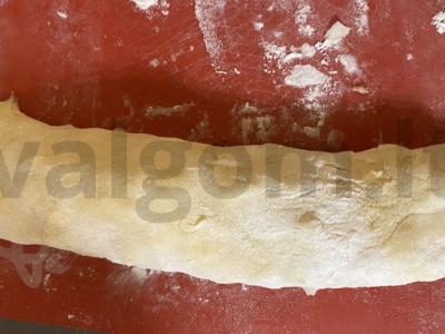 Sriuba su svogūnų ritiniais ir česnaku Žingsnis 12