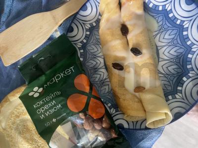 Pieniniai blynai su razinomis ir kondensuotu pienu Žingsnis 8