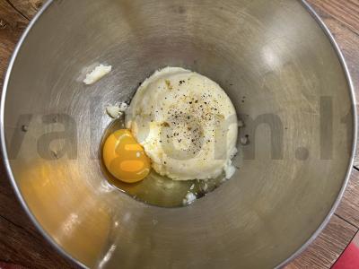 Bulvių blynas su šonine Žingsnis 1