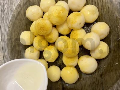 Keptas mažas bulvės su sūriu Žingsnis 1