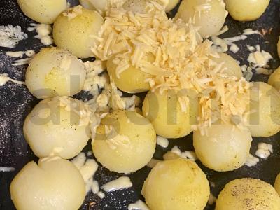 Keptas mažas bulvės su sūriu Žingsnis 4