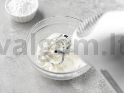 Saldžioji dešrelė su virintu kondensuotu pienu Žingsnis 4