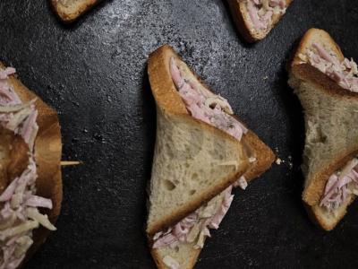 Krustingos tartaletės su dešra ir sūriu Žingsnis 4