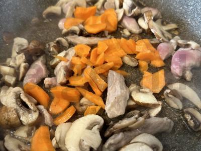 Funchosa su grybais ir kiauliena Žingsnis 4