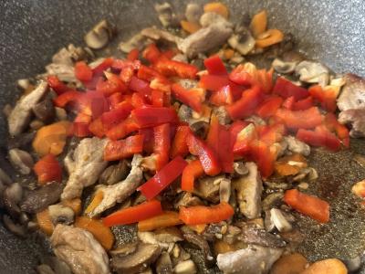 Funchosa su grybais ir kiauliena Žingsnis 5