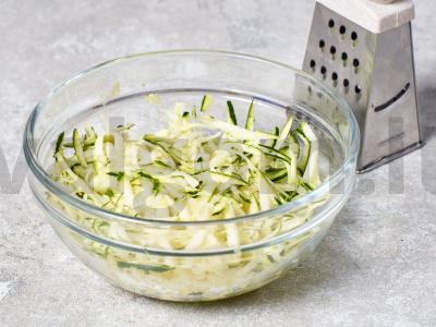 Cukinijų ritinys su kumpiu ir grybais Žingsnis 1