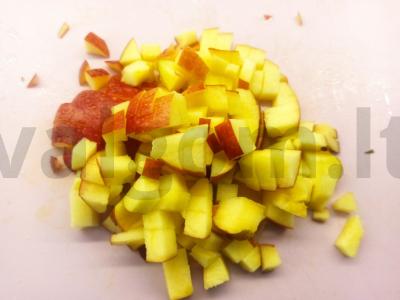 Lengvas salotas su šviežiu obuoliu, morkomis ir rūgštynėmis Žingsnis 3