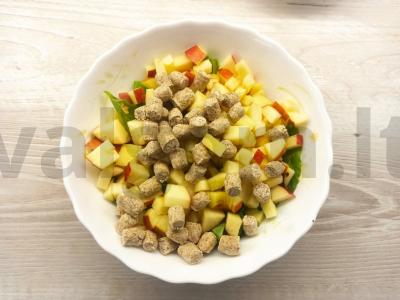 Lengvas salotas su šviežiu obuoliu, morkomis ir rūgštynėmis Žingsnis 4